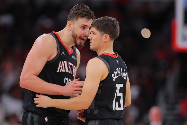 专业股票配资官网 申京谈谢泼德关键失误：这是他第一次经历季后赛 总会遇到这种事